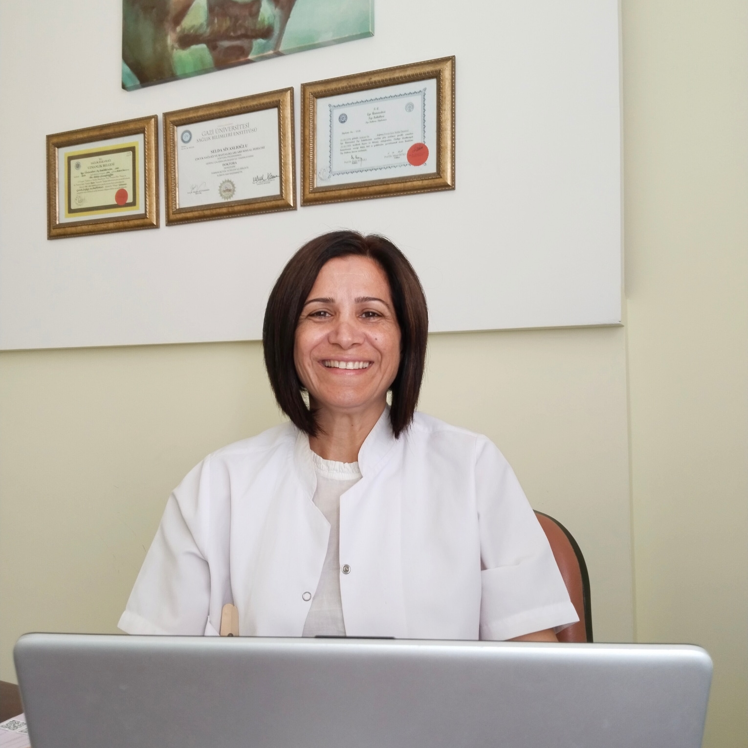 Çocuk Hastalıkları Uzmanı .Dr. Selda Sivaslıoğlu 